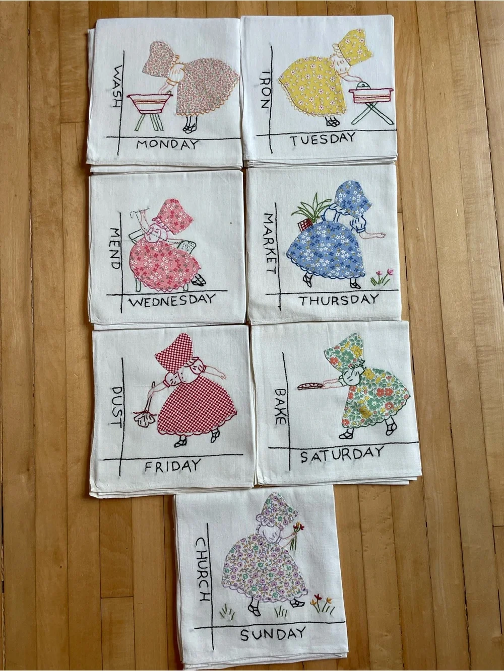 SUNBONNET SUE Set of 7 Vintage Days of the Week Dish Towels Hand Embroidered